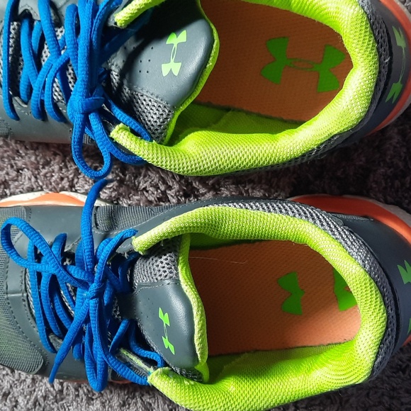 Under Armour shoes boys - Picture 6 of 6